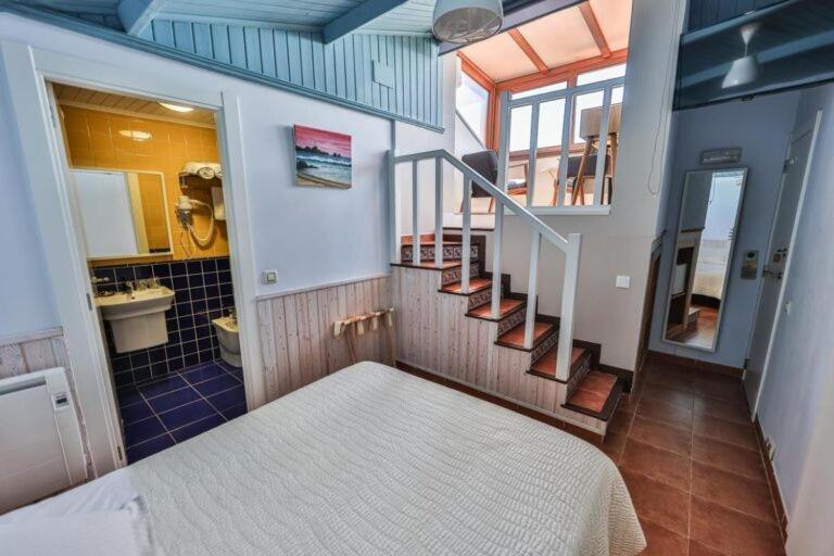 Hotel Puerto Arnela 卡马里纳斯 外观 照片