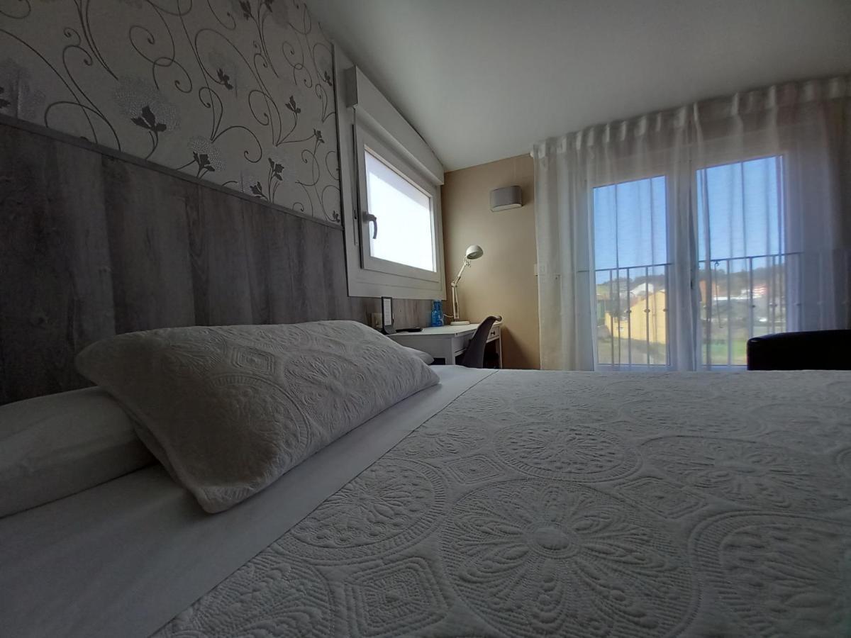 Hotel Puerto Arnela 卡马里纳斯 外观 照片